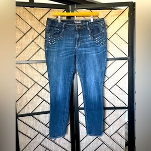 BOLD ELEMENTS CURVY SKINNY JEANS FOR WOMEN SIZE 16 / EMBELLISHED POCKETS